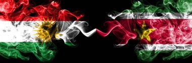 Kürdistan - Surinam, Surinam duman bayrakları yan yana