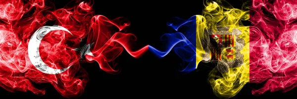 Turquía vs Andorra, banderas de humo de Andorra colocadas una al lado de la otra. Banderas de humo sedoso de color grueso de Turquía y Andorra, Andorranas — Foto de Stock