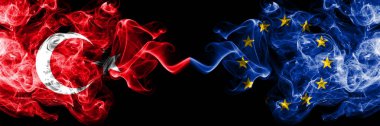 Türkiye, Avrupa Birliği 'ne karşı, Eu, yan yana yerleştirilmiş sigara bayrakları. Türkiye ve Avrupa Birliği 'nin kalın renkli duman bayrakları, Eu