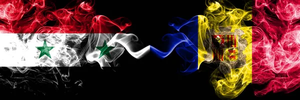 Syria vs Andora, Andora flagi dymu umieszczone obok siebie. Grube jedwabne flagi dymne Syrii i Andory, Andory — Zdjęcie stockowe