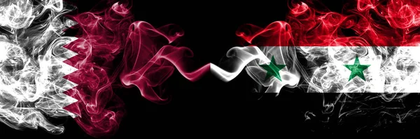 Qatar Síria Bandeiras Místicas Fumegantes Sírias Colocadas Lado Lado Bandeiras — Fotografia de Stock