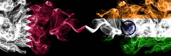 Qatar India Indiase Rokerige Mystieke Vlaggen Naast Elkaar Geplaatst Dikke — Stockfoto