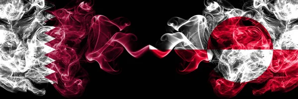 Katar Grónsko Kouřové Mystické Vlajky Umístěny Bok Boku Silné Barevné — Stock fotografie