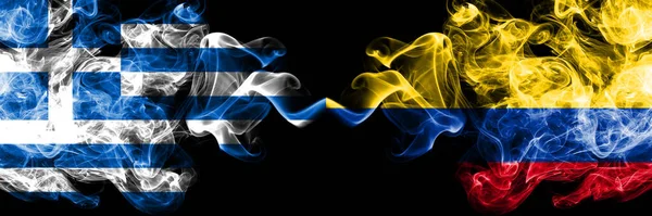 Řecko Kolumbie Kolumbijské Kouřové Mystické Vlajky Umístěné Bok Boku Silné — Stock fotografie