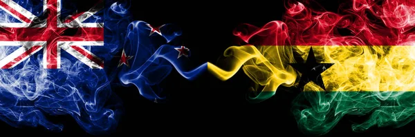Nya Zeeland Ghana Ghanaian Rökiga Mystiska Flaggor Placeras Sida Vid — Stockfoto