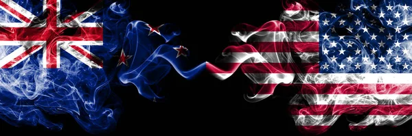 Новая Зеландия Соединенные Штаты Америки Сша Курительные Мистические Флаги Размещенные — стоковое фото