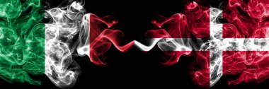 İtalya Danimarka 'ya karşı, Danimarka' nın dumanlı mistik bayrakları yan yana. Kalın renkli ipeksi soyut duman bayrakları İtalyan ve Danimarka, Danimarka