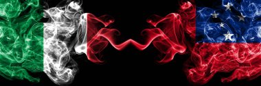 İtalya Samoa 'ya karşı, Samoalı dumanlı mistik bayraklar yan yana. Kalın renkli ipeksi soyut duman bayrakları İtalyan ve Samoa, Samoa