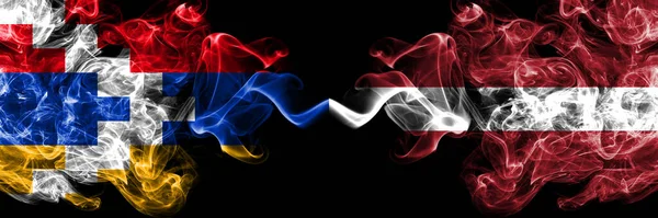 Nagorno Karabakh Artsakh Letônia Bandeiras Místicas Fumegantes Letãs Colocadas Lado — Fotografia de Stock