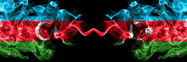 Aserbaidschan Aserbaidschan Gegen Aserbaidschan Aserbaidschanische Rauchfahnen Nebeneinander Dick Gefärbte Seidig — Stockfoto