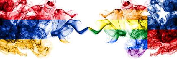 Armenien Gegen Chile Chile Homosexuell Rauchende Mystische Fahnen Nebeneinander Dick — Stockfoto