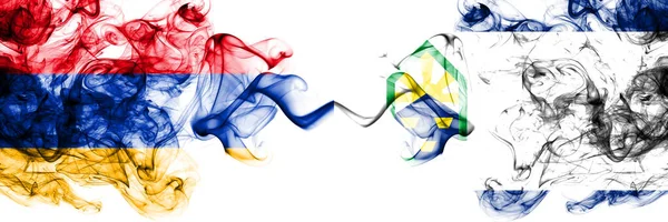亚美尼亚对美利坚合众国 科罗拉多泉 科罗拉多烟熏神秘主义旗帜并排放置 浓密的彩色丝状抽象烟旗 — 图库照片