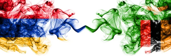 亚美尼亚对赞比亚 赞比亚烟熏神秘主义旗帜并排放置 浓密的彩色丝状抽象烟旗 — 图库照片