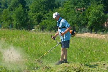 Adam kesme çim makası