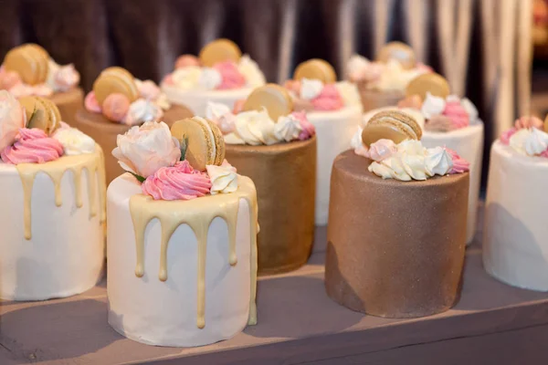 Cupcakes Που Σερβίρεται Ένα Ζαχαροπλαστείο — Φωτογραφία Αρχείου