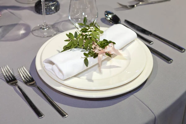 Conjunto de mesa para uma festa de evento ou recepção de casamento — Fotografia de Stock