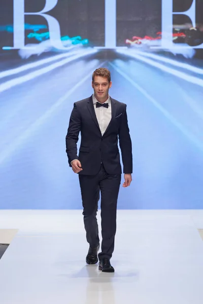 Zagreb Croacia Febrero 2019 Modelo Moda Masculina Madura Con Traje —  Fotos de Stock