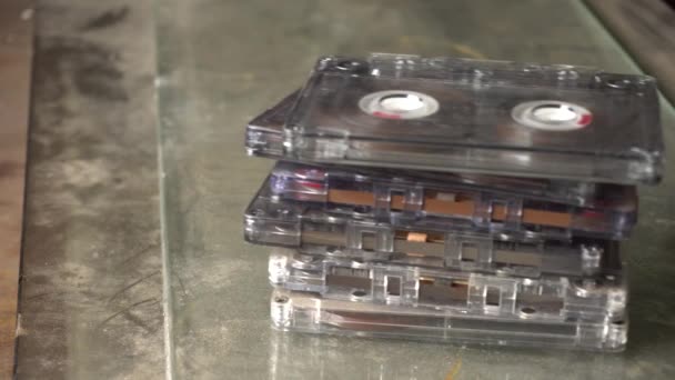 Старинные ретро-кассеты — стоковое видео