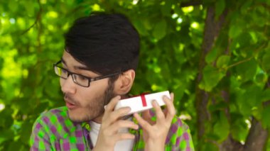 Sallayarak ve parkta hediye açılış dostum