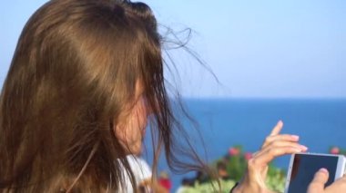 Kadın güzellik deniz manzaralı fotoğraflar yapmak