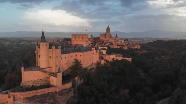 Flygfoto över Segovia, Spanien. Alcazar i Segovia. Castilla y Leon — Stockvideo