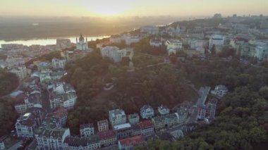 Kiev Kiev gündoğumu ışıkları eski şehirde. Kiev, Ukrayna'nın havadan görünümü