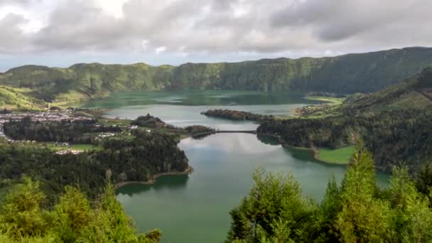 Lagoa Das Sete Πόλεις Λίμνες Και Πόλη Στο Νησί São — Αρχείο Βίντεο