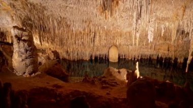 Ünlü mağara Gimbal atış - Cuevas del Drach - Ejderha mağara, Mallorca Adası, İspanya. Uhd, 4k