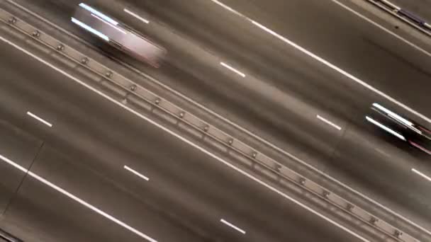 Ruch miejski na autostradzie. Timelapse anteny — Wideo stockowe