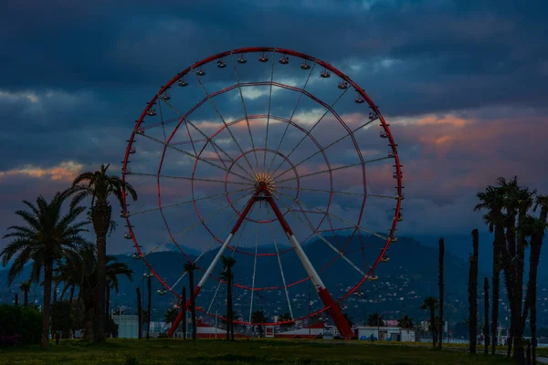 Grande Roue Dans Parc Sur Côte Mer Noire Dans Ville — Photo