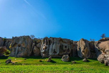 Eski Türk şehirleri arasında Afyon ve Eskişehir Kapadokya bulunan gibi Frig döneminden aynı kayalar