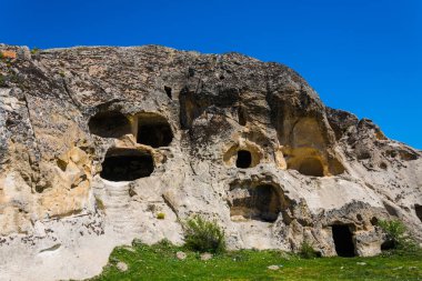 Eski Türk şehirleri arasında Afyon ve Eskişehir Kapadokya bulunan gibi Frig döneminden aynı kayalar