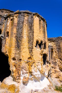 Frig Vadisi eski kiliseden Afyon ve Eskişehir iki Türk şehirleri arasında yer alan