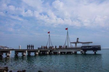 Karadeniz Samsun şehir içinde gemide heykeller
