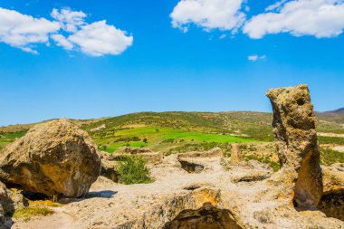 Frigler dönemi kalıntıları Frig Vadisi Afyonkarahisar şehir içinde