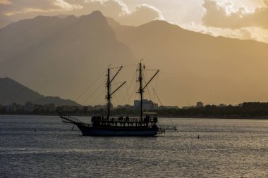 Akdeniz'de Antalya Şehir Türkiye'deki turistik gemide