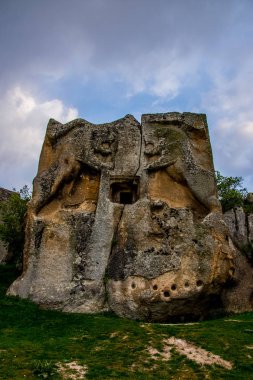 İki aslan Afyon şehir Türkiye'de Phyrigian vadisinde buzlu. Kapadokya gibi bir yer, aynı Frig Uygarlığı taşlar