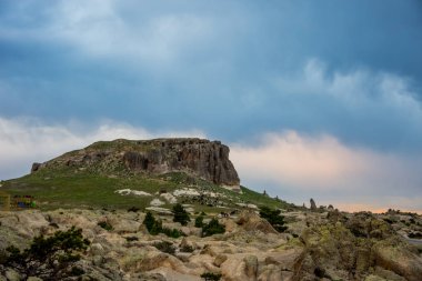Afyon şehir Türkiye'de Frig Vadisi'nde güzel görünümüne mesafeden