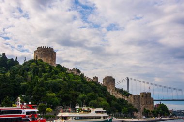 İstanbul 'un şehir Türkiye'de tepe üzerinde ünlü Rumeli Kalesi