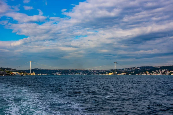 Красивый Мост Турецком Городе Стамбул — стоковое фото