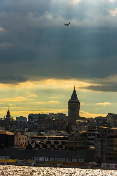 Der Sonnenuntergang Über Dem Karakoy Teil Der Stadt Istanbul Der — Stockfoto