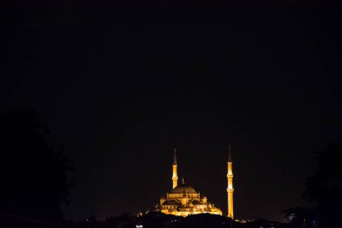 Güzel Süleymaniye Camii ışık gece zamanında