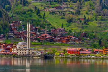 Trabzon kentinde Uzungöl 'in muhteşem manzarası, 22 Nisan 2018 