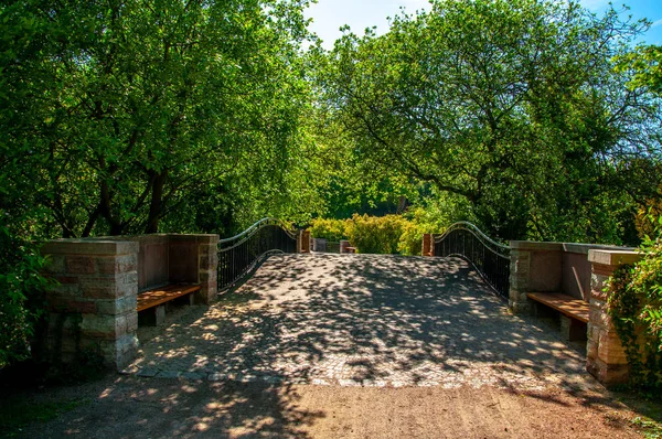 A ponte no parque Pildammsparken na cidade de Malmo — Fotografia de Stock