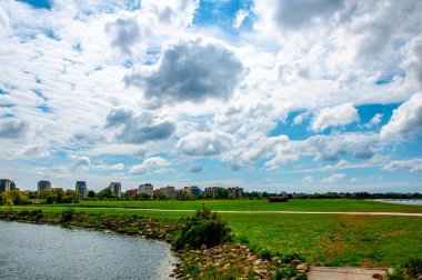 Malmö şehrinin bir kısmı deniz, İsveç 19 yanında yer almaktadır. 2 Mayıs
