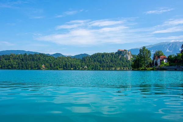 Pohled na hrad Bled ve Slovinsku — Stock fotografie