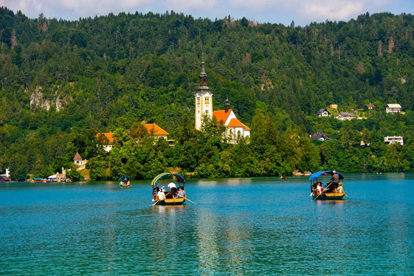 Iglesia en el lago Bled en Eslovenia —  Fotos de Stock