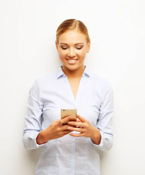Gaya hidup, bisnis dan konsep orang: Portrait of smiling business woman phone talking — Stok Foto
