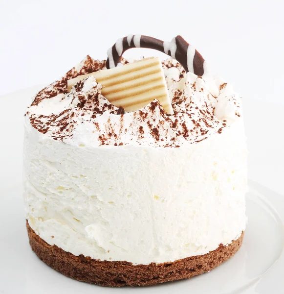 Белый торт крупным планом — стоковое фото