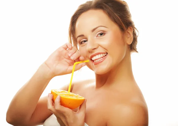 Alimentación saludable, comida y dieta concepto-niña beber jugo de naranja — Foto de Stock